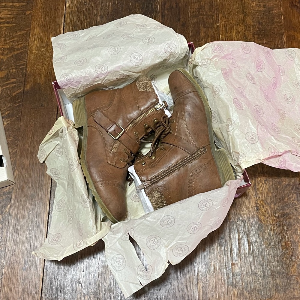 SO Hackberry Ankle Lace-Up Boots in Cognac 8.5 - Picture 14 of 16